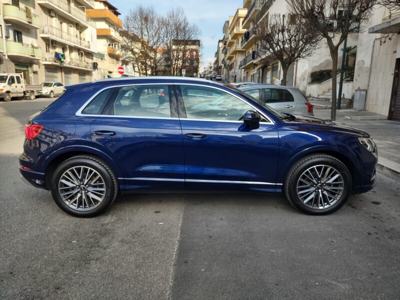 Q3 35 2.0 tdi Business Advanced s-tronic