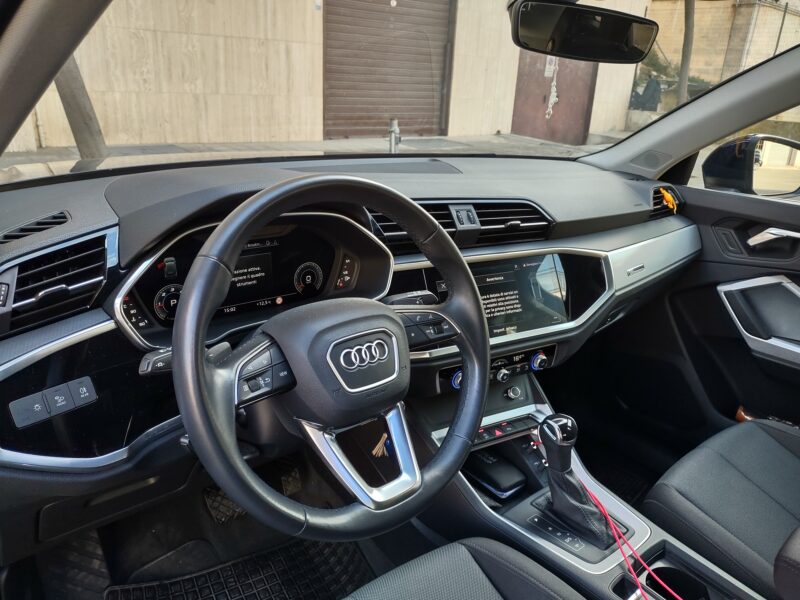 Audi Q3 35 2.0 tdi Business Advanced s-tronic